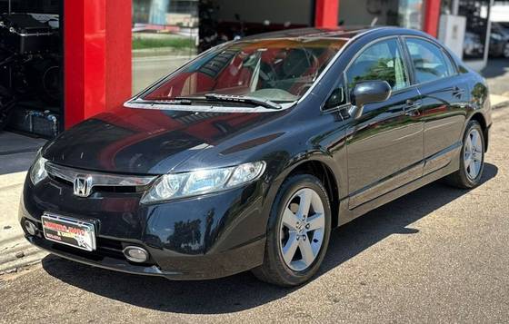 HONDA CIVIC 1.8 LXS 16V FLEX 4P AUTOMÁTICO HONDA CIVIC 1.8 LXS 16V FLEX 4P AUTOMÁTICO
